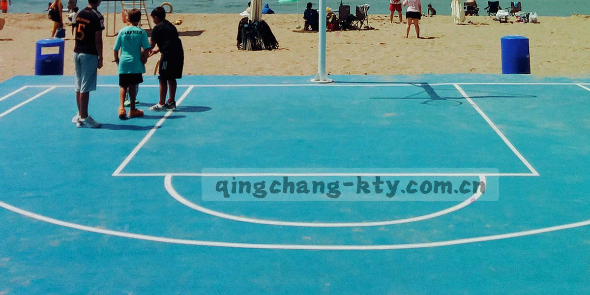 多个几何形状围绕数据图表，象征团队分工